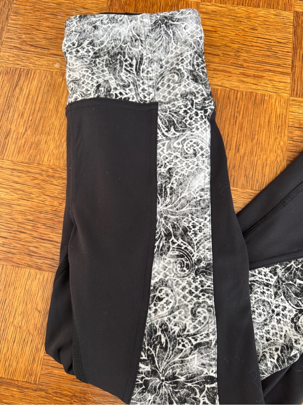 Women’s Lululemon capri leggings size 4